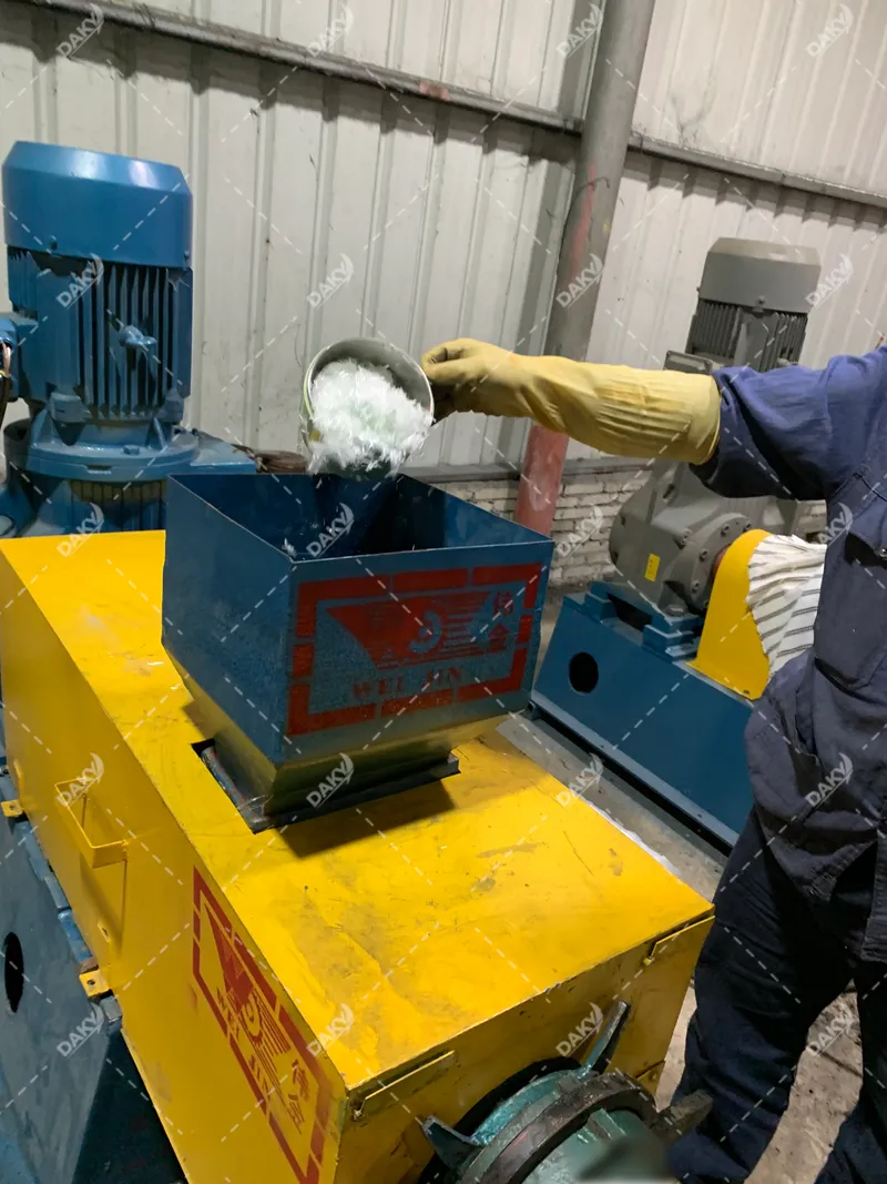 Glass Fiber Short Flock → 100 Mesh on-site